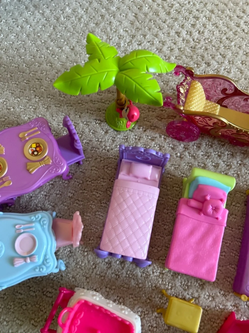 Polly Pocket furniture set